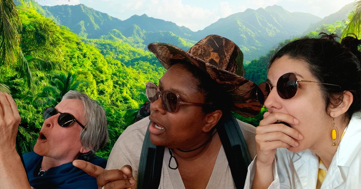 3 femmes avec chapeau d'aventuriers dans la jungle